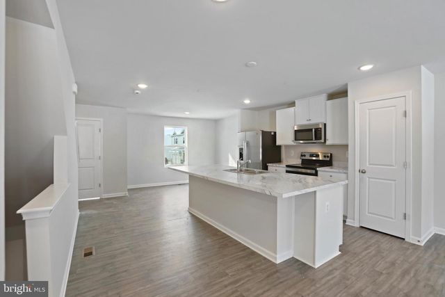 30 SCOTER RD, Hedgesville, WV 25427