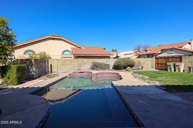 6910 W KIMBERLY Way, Glendale, AZ 85308