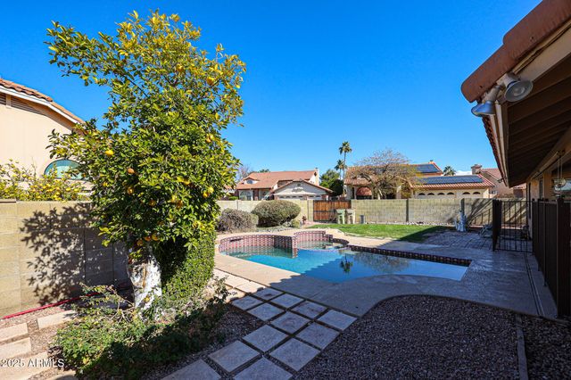 6910 W KIMBERLY Way, Glendale, AZ 85308
