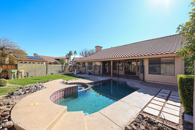 6910 W KIMBERLY Way, Glendale, AZ 85308