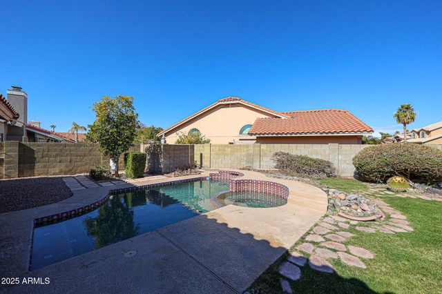 6910 W KIMBERLY Way, Glendale, AZ 85308