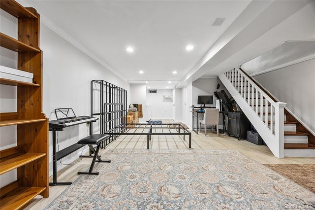 7717 85th Street, Glendale, NY 11385