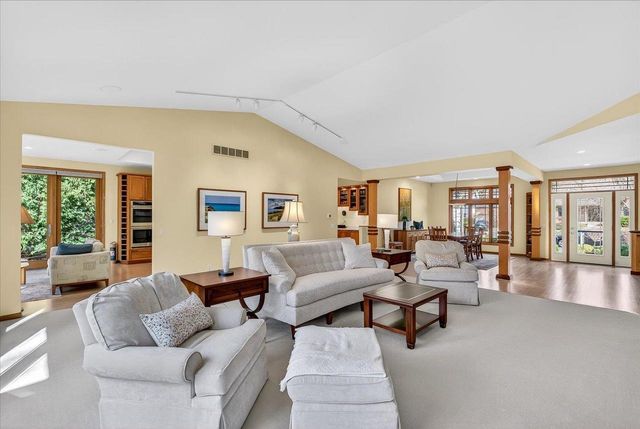 38 Hawk Feather Circle, Madison, WI 53717