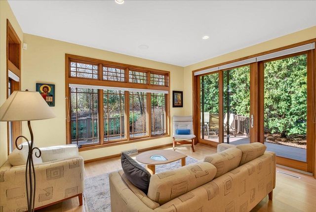 38 Hawk Feather Circle, Madison, WI 53717