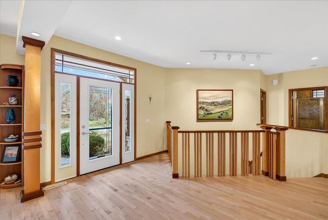 38 Hawk Feather Circle, Madison, WI 53717