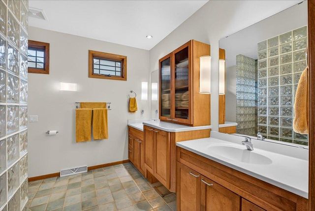 38 Hawk Feather Circle, Madison, WI 53717