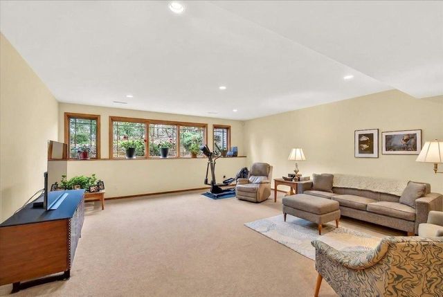 38 Hawk Feather Circle, Madison, WI 53717