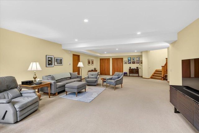38 Hawk Feather Circle, Madison, WI 53717