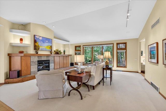 38 Hawk Feather Circle, Madison, WI 53717