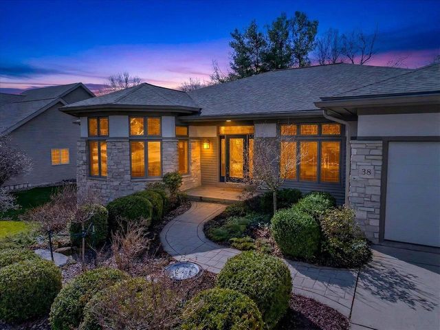 38 Hawk Feather Circle, Madison, WI 53717