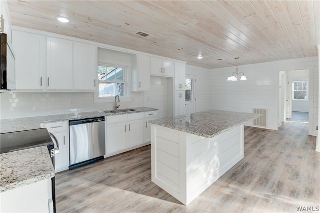 2803 25th Avenue, Northport, AL 35476