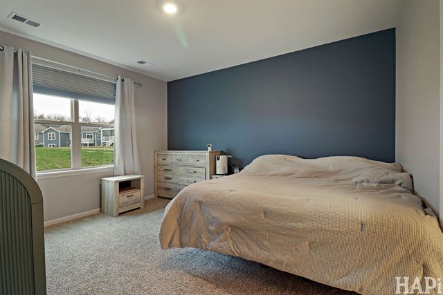 1200 Redtail Circle, Woodstock, IL 60098