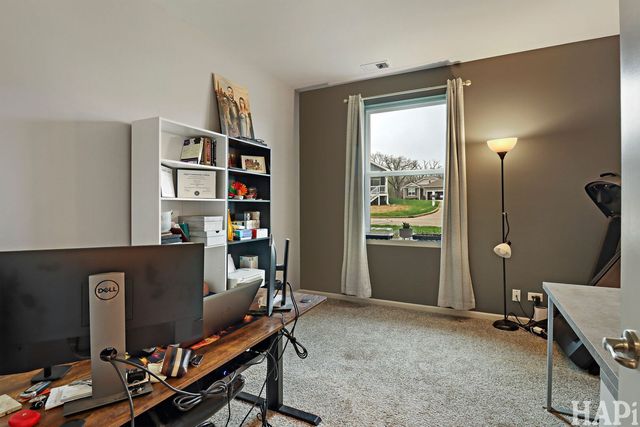 1200 Redtail Circle, Woodstock, IL 60098