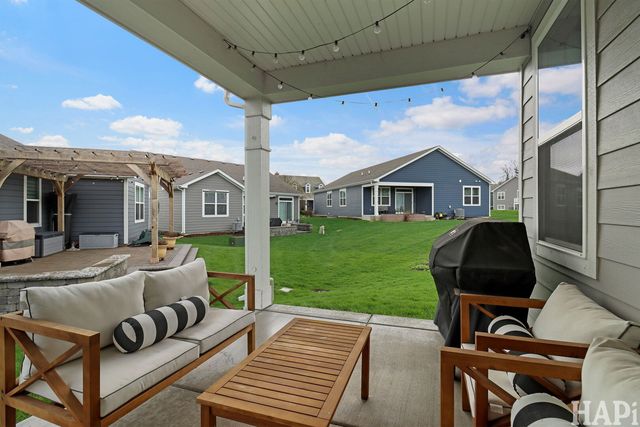 1200 Redtail Circle, Woodstock, IL 60098