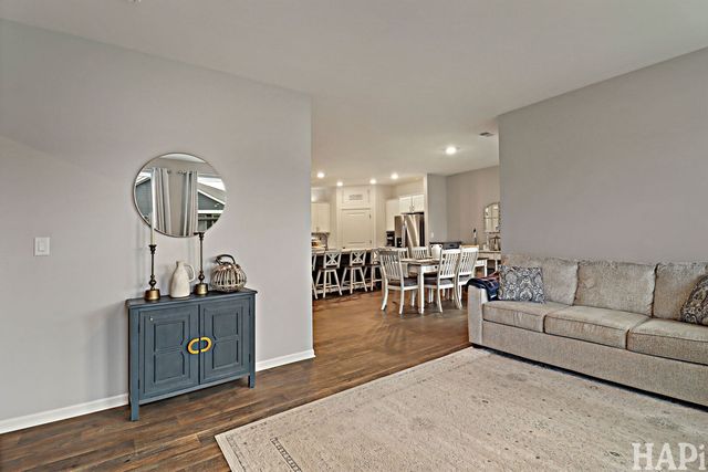 1200 Redtail Circle, Woodstock, IL 60098