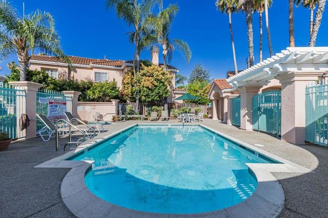 2122 Vizcaya Way, Campbell, CA 95008