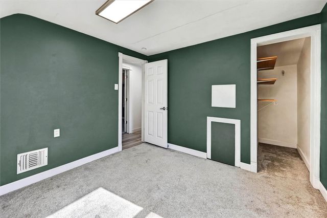 622 Ascension Dr, West Mifflin, PA 15122