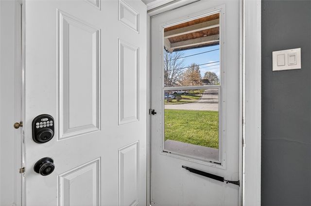 622 Ascension Dr, West Mifflin, PA 15122