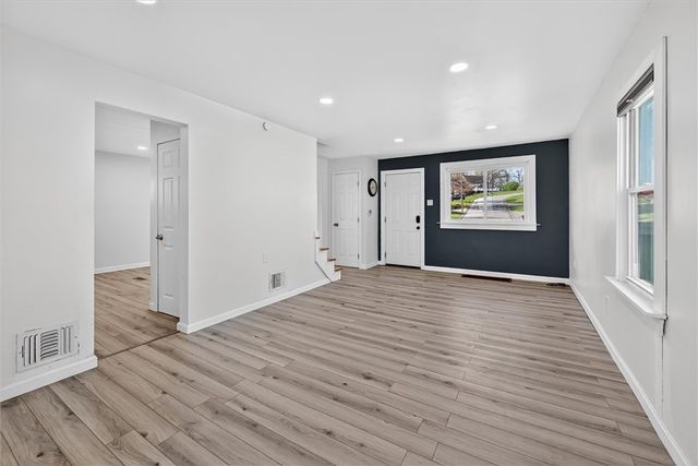 622 Ascension Dr, West Mifflin, PA 15122