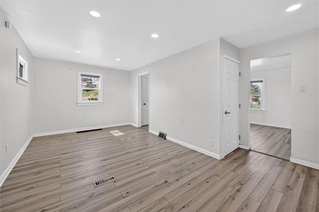 622 Ascension Dr, West Mifflin, PA 15122