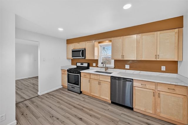 622 Ascension Dr, West Mifflin, PA 15122