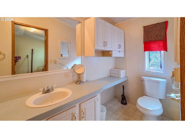 1200 E CENTRAL Ave 128, Sutherlin, OR 97479