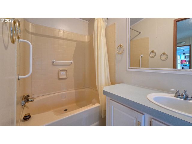 1200 E CENTRAL Ave 128, Sutherlin, OR 97479