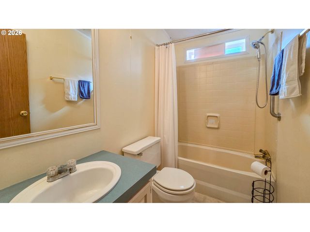 1200 E CENTRAL Ave 128, Sutherlin, OR 97479