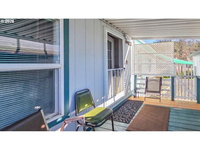 1200 E CENTRAL Ave 128, Sutherlin, OR 97479