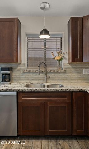 4820 E MELINDA Lane, Phoenix, AZ 85054