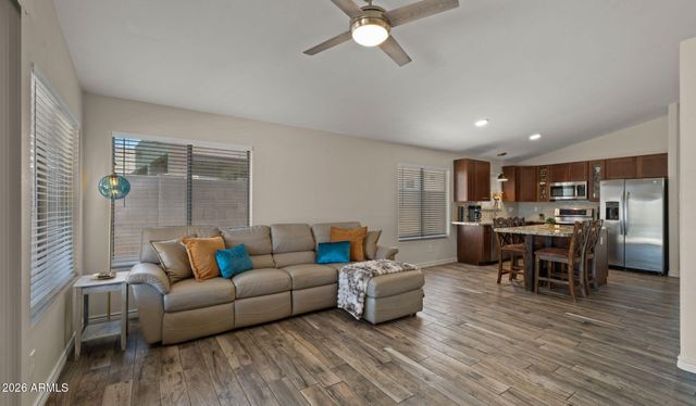 4820 E MELINDA Lane, Phoenix, AZ 85054