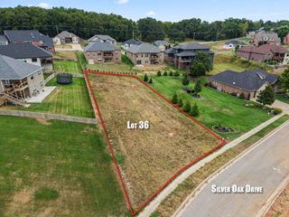 1633 West Silver Oak Drive, Springfield, MO 65810