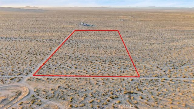 4625511 Drifting Sands Rd, Adelanto, CA 92301