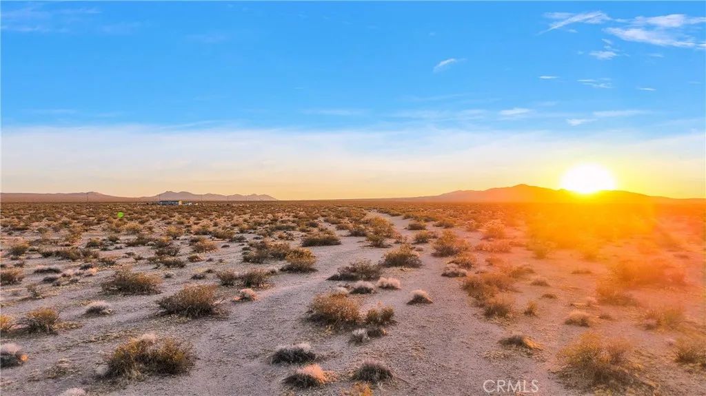 4625511 Drifting Sands Rd, Adelanto, CA 92301