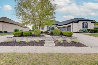 4638 Waters Edge Way, Greenwood, IN 46143