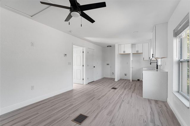 1421 35TH STREET S, St Petersburg, FL 33711