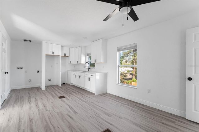 1421 35TH STREET S, St Petersburg, FL 33711