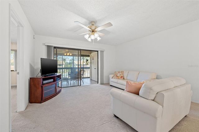 725 83RD AVENUE N 205, St Petersburg, FL 33702