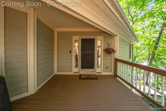 8516 Thendara Boulevard, Clarkston, MI 48348