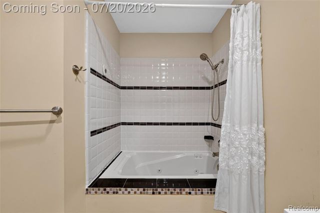 8516 Thendara Boulevard, Clarkston, MI 48348