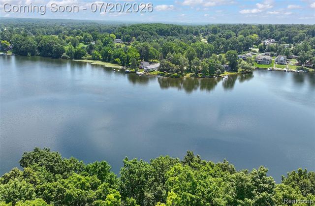 8516 Thendara Boulevard, Clarkston, MI 48348
