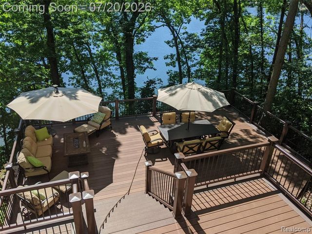 8516 Thendara Boulevard, Clarkston, MI 48348
