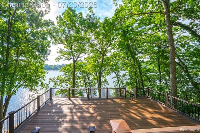 8516 Thendara Boulevard, Clarkston, MI 48348