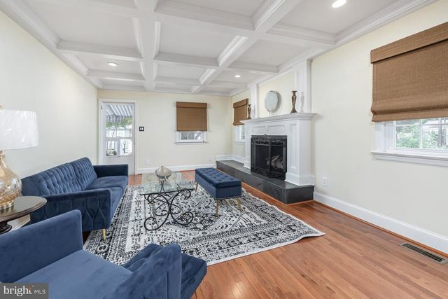 160 W HOLLY AVE, Pitman, NJ 08071