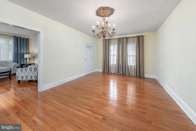 160 W HOLLY AVE, Pitman, NJ 08071