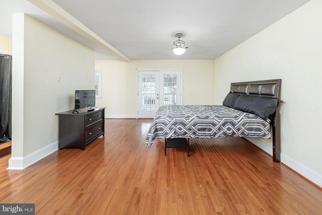 160 W HOLLY AVE, Pitman, NJ 08071