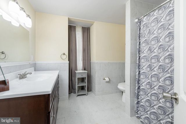 160 W HOLLY AVE, Pitman, NJ 08071
