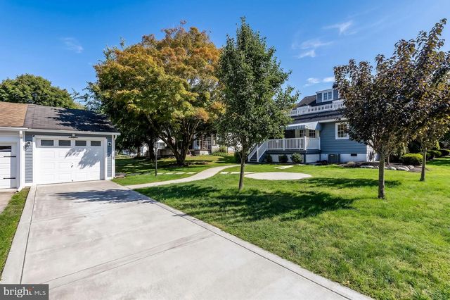 160 W HOLLY AVE, Pitman, NJ 08071