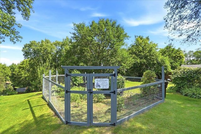 2432 73rd Court E, Inver Grove Heights, MN 55076