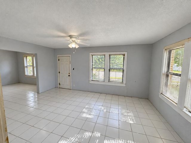 113 W Lobit Street, Baytown, TX 77520